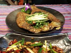 -香巴拉云南餐厅(华莱坞店)