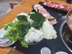 -果松木炭酸菜铜火锅·外婆参鸡汤