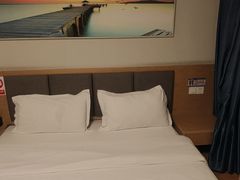 -吾遇酒店(深圳火车站罗湖口岸店)