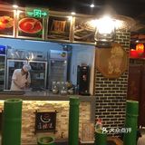 小吃货探店人气火锅店[调皮]唇辣号北苑店