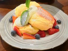 莓果奶油芝士舒芙蕾松饼-UPPER KITCHEN(延安路店)