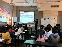 -粤港芭莎美容美发化妆学校