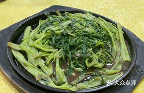 Fried Sauce Penne with Greens
