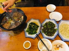 -临江餐馆二楼美食部落