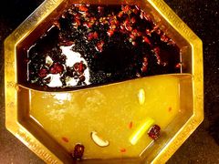 鸳鸯锅-蜀九香火锅(彩虹店)