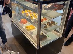 面包甜点陈列柜-宜昌富力皇冠假日酒店·咖啡1号西餐厅