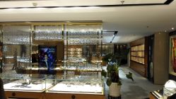 -北京七彩云南翡翠珠宝旗舰店(月坛店)