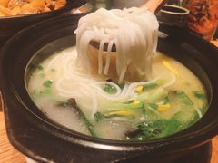 云南过桥米线-云海肴·汽锅鸡·云南菜(高德置地店)