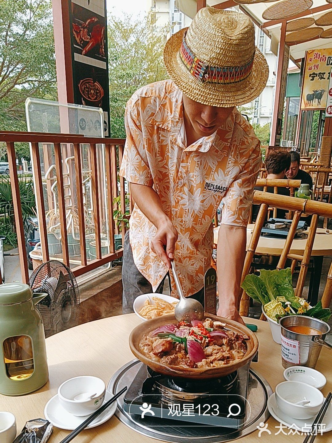 山珍海味皆过客，一锅羊肉慰平生。