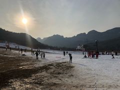 -济南卧虎山滑雪场