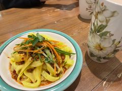 石河子的凉皮-清真·玛丽亚新疆菜主题餐厅(浙江中路店)