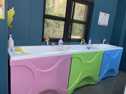 -蓝鲸快乐宝贝婴童游泳馆(南飞鸿十年城店)