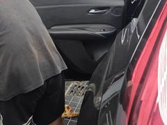 -鲨鱼皮汽车凹陷玻璃修复(静安店)
