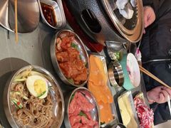 -围炉肉舍丹东海鲜烤肉·烤活鳗(步行街店)