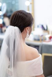 -现代经典婚纱摄影