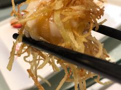 金丝沙律虾球-富淳饭店(陆家嘴保利广场店)