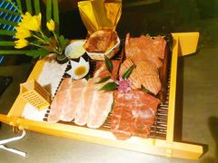 -铭牛烧肉·和牛海鲜自助(高新月牙湖店)