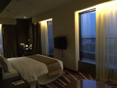 -上海虹桥西郊假日酒店