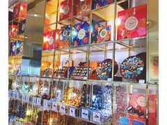 零售区-VENCHI 闻绮(上海佛罗伦萨小镇店)