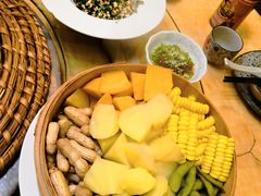 -山珍王国·云南野生菌石锅鱼
