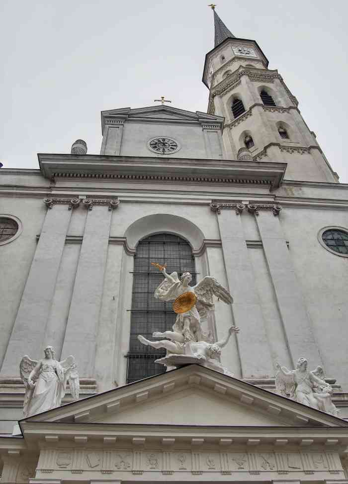 圣米迦勒教堂-"这一小时的旅行不太值7欧元.我们参观地下..."-大众点