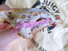 三角芝士包-Juicy Bakery(大学路店)