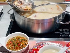 -尚尚仙·酸汤猪手·猪肚鸡火锅(华联万柳购物中心店)