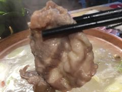 -虾弄弄海派小龙虾·牛羊蝎子火锅