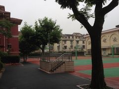 -上海市位育初级中学