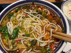 -云阿蛮云南生烫牛肉米线(奉贤路店)