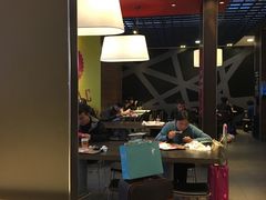 大堂-麦当劳(宁波火车高铁站店)