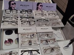 -博士眼镜集团石人工眼镜(虹口万泰店)