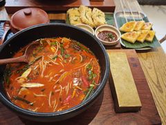 -银米·云南传统过桥米线(双廊黑金冠店)