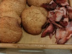 小饼炭烧肉-龙香居海鲜浑锅家常菜·特色驴肉