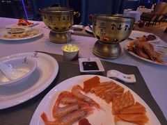 -云顶旋转自助景观餐厅