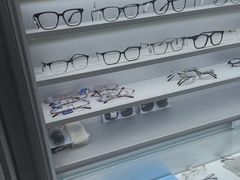 -光明眼镜·蔡司授权(徐泾店)