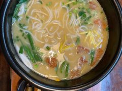 -银米·云南传统过桥米线(双廊黑金冠店)