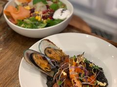 -FLOVIE FLORIST CAFE