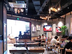 大堂-渝是乎酸菜鱼·川渝小炒(新世界百货望京店)