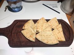 烤饼-HELLO MUSAE 拾光缪斯餐厅·纯正希腊风味(苏州中心店)