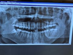 -瑞尔齿科(上海长风大悦城店)