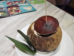 原汁椰子炖乌鸡-汤城小厨•粤菜•靓汤(西直门凯德MALL店)