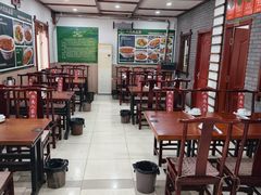 -湖南人家湘菜馆(镇江路店)