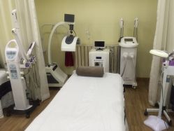 -苗方清颜痘肌研究所