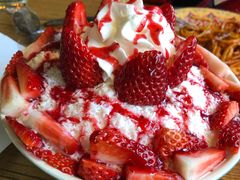 草莓牛奶冰沙-LYFATTI 莱芙缇(赣水路店)