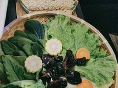 -尚尚仙·酸汤猪手·猪肚鸡火锅(华联万柳购物中心店)