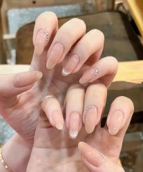 -悦指间美甲美睫