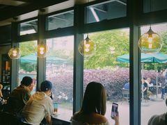 -星巴克(西藏路店)