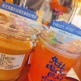 梧桐树下的咖啡店