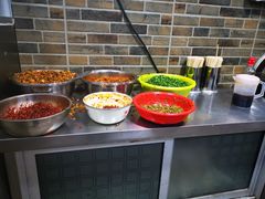自助调料区-路口村义和米粉店